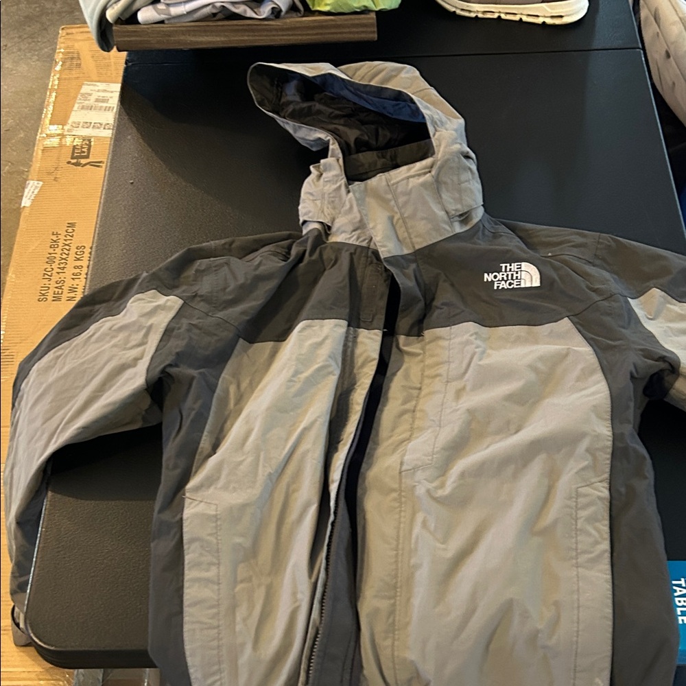 The North Face Men's Two-Tone Gray Ski Jacket